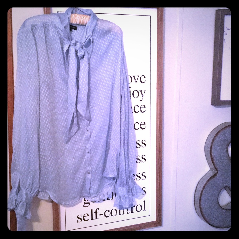 Banana Republic Tie sleeve blouse